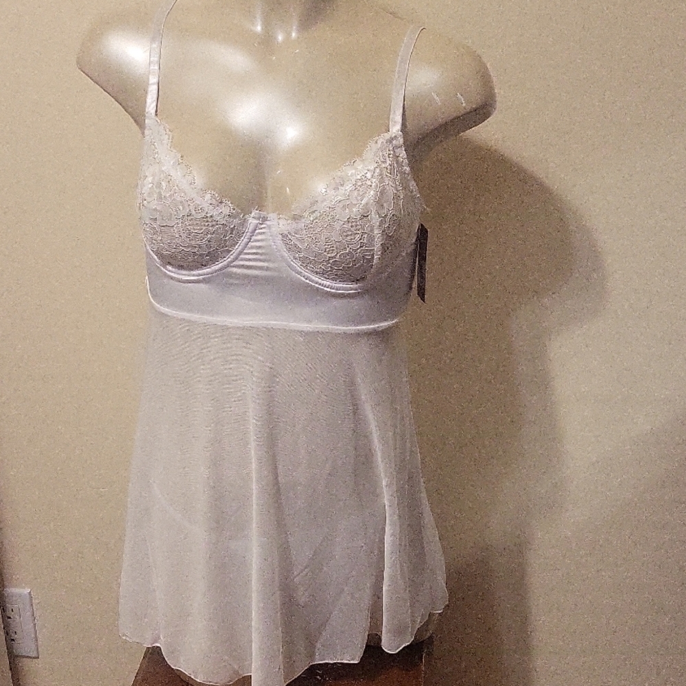 Cosmopolitan White Lace Chemise